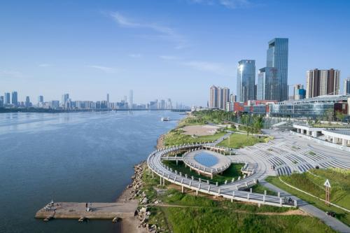 3-Changsha-Xiang-River-West-Bank-Commercial-Tourism-Landscape-Zone-China-by-GVL-960x639