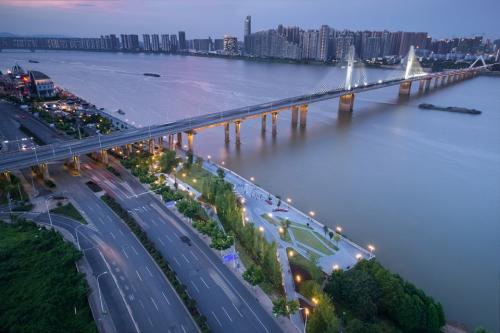7-Changsha-Xiang-River-West-Bank-Commercial-Tourism-Landscape-Zone-China-by-GVL-960x639